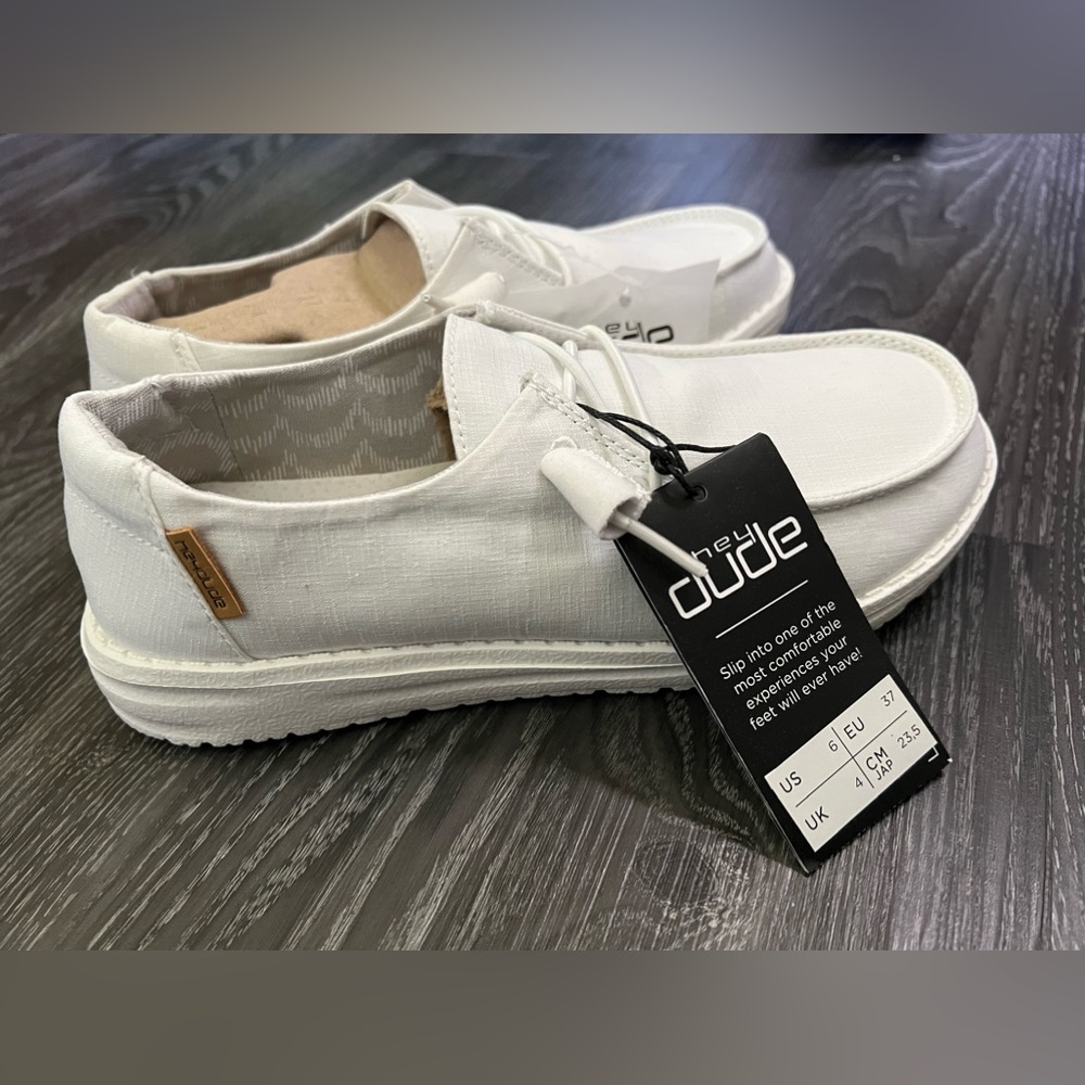 Women’s size 6 Hey Dudes